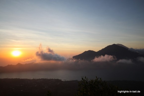 Sonnnenaufgang vom Mount Batur