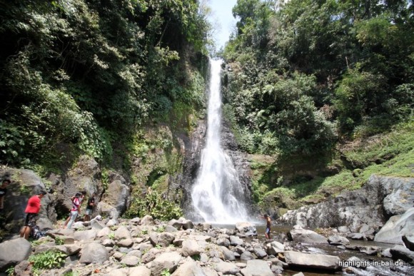 Wasserfall im Regenwald